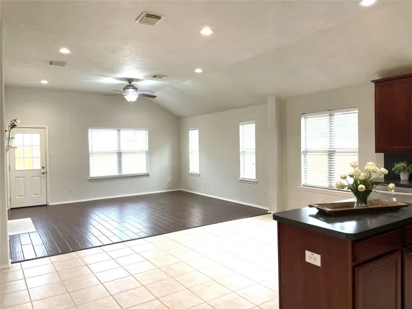 $2,150 | 24922 Oconee Court, Tomball, TX 77375
