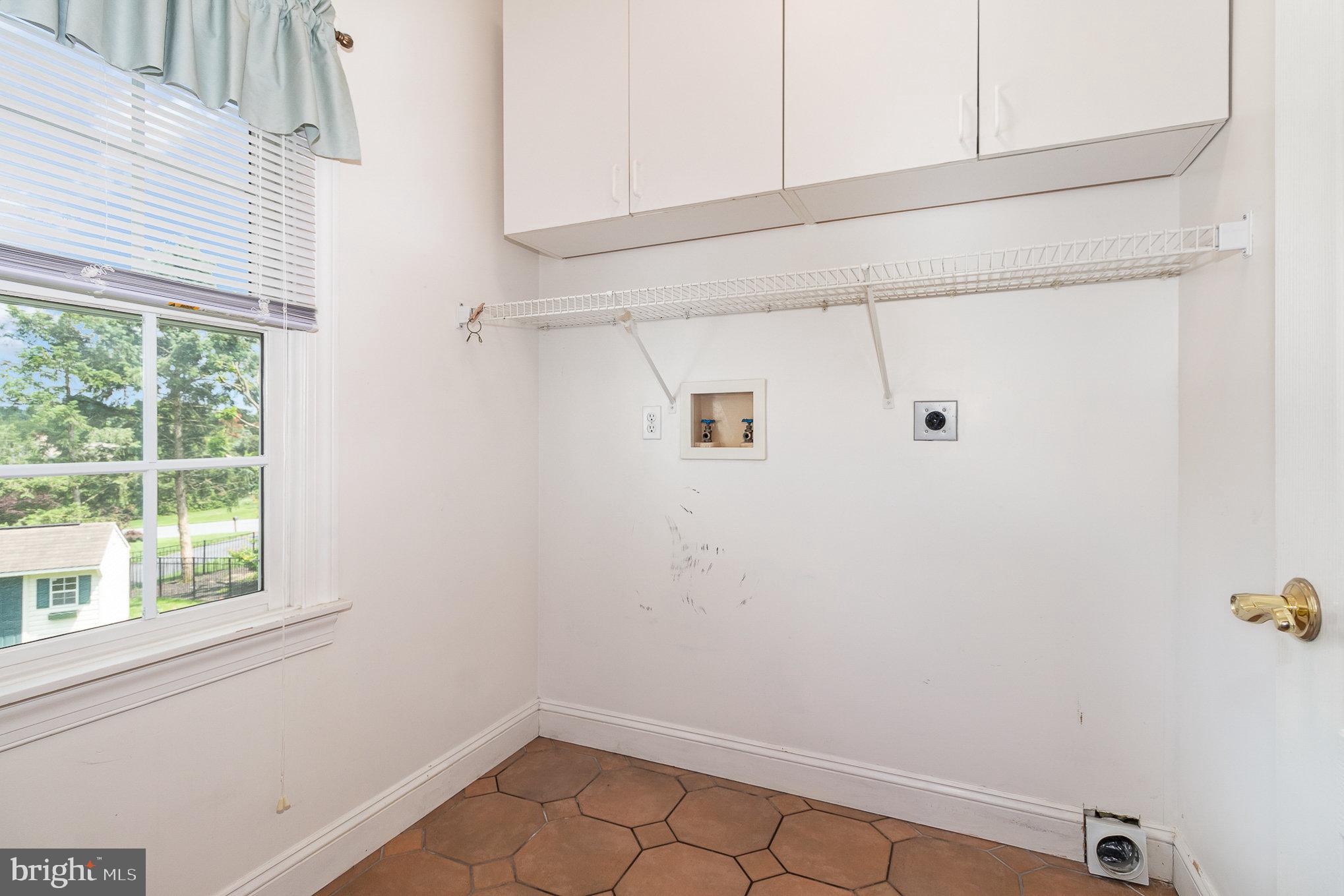 1081 Country Club Road Camp Hill, PA 17011 - Photo 14 of 37 Gallery Image 14
