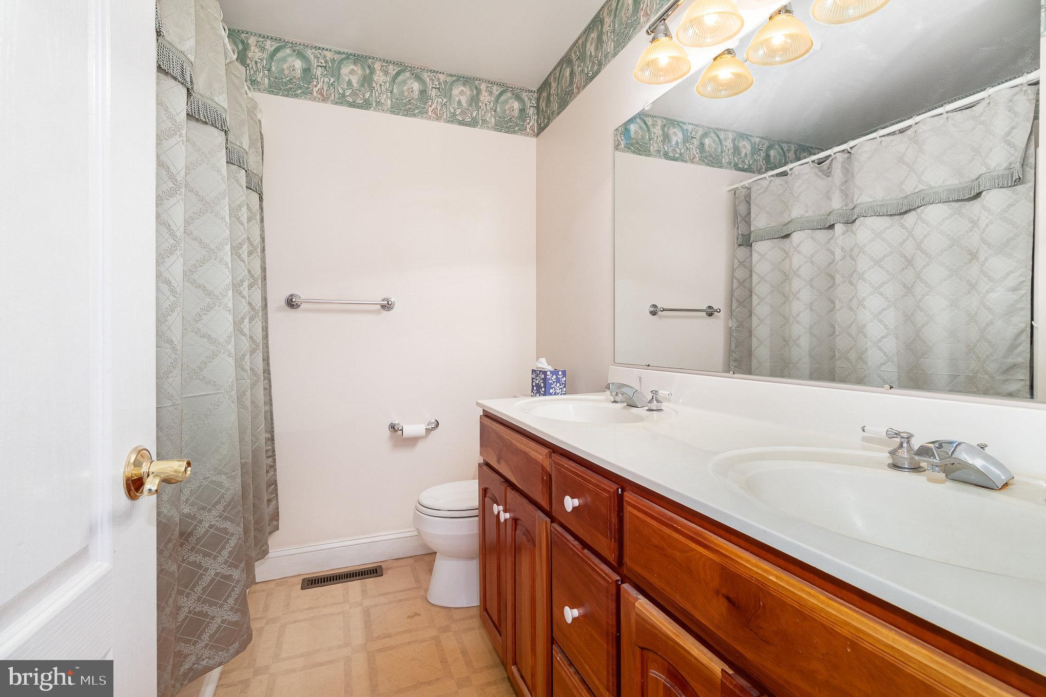 1081 Country Club Road Camp Hill, PA 17011 - Photo 23 of 37 Gallery Image 23