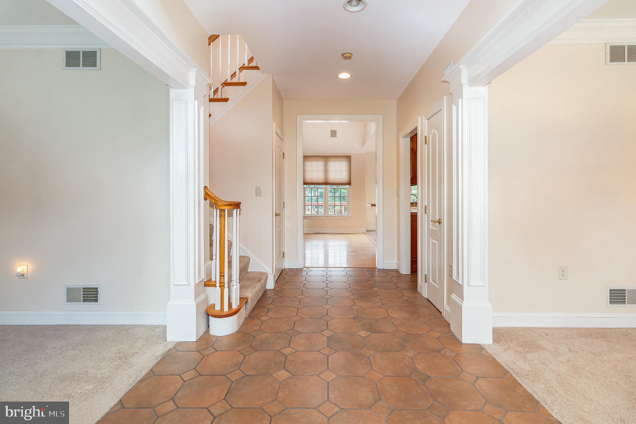 1081 Country Club Road Camp Hill, PA 17011 - Photo 4 of 37 Gallery Image 4