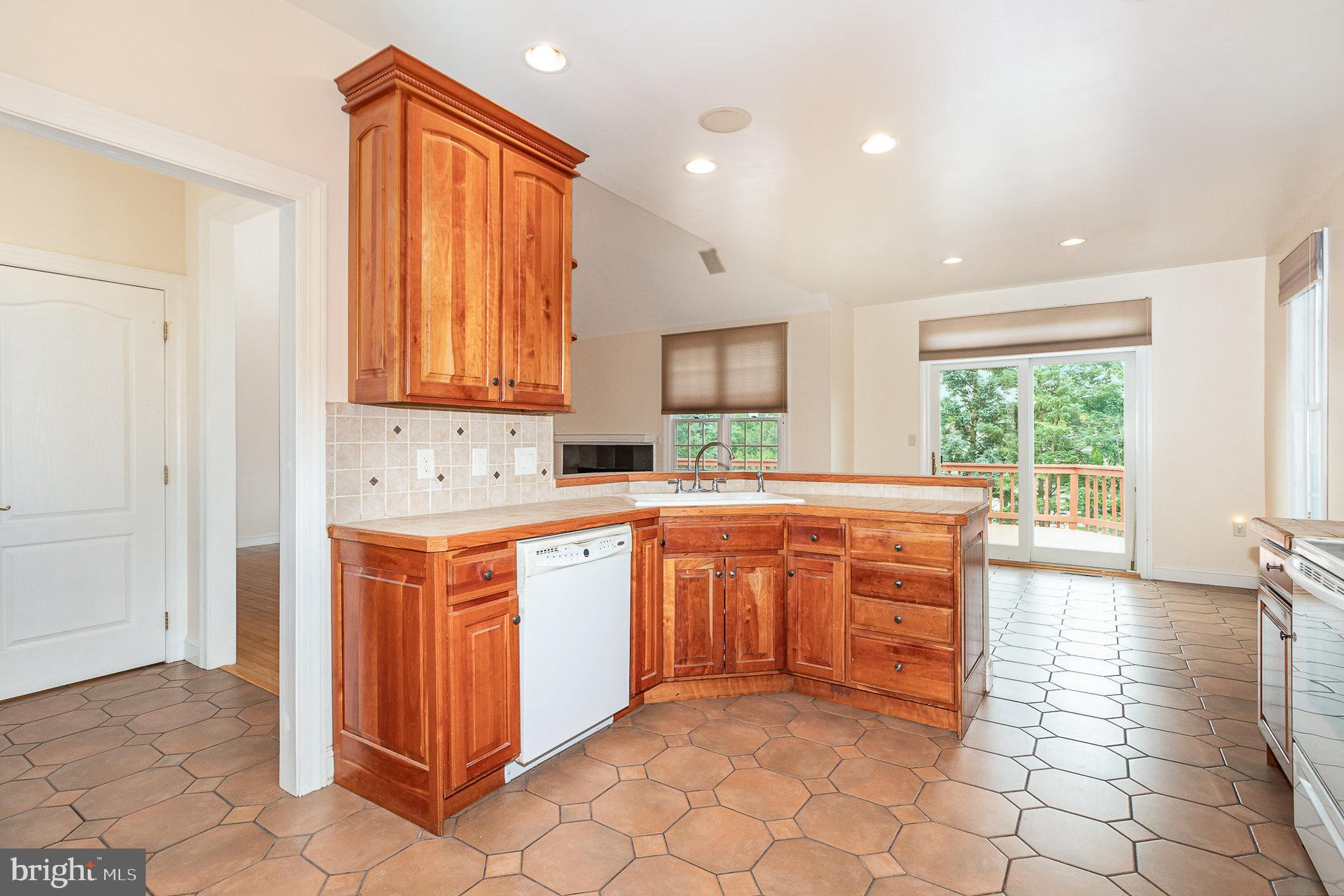 1081 Country Club Road Camp Hill, PA 17011 - Photo 9 of 37 Gallery Image 9