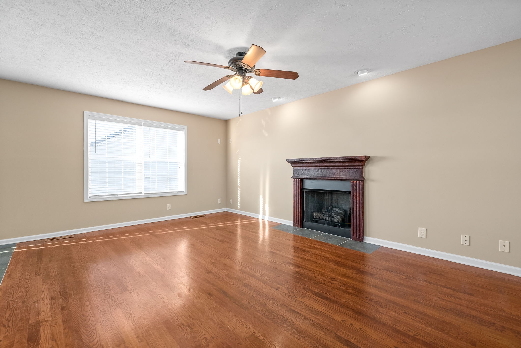 1940 Patton Road Clarksville, TN 37042 - Photo 11 of 42 Gallery Image 11