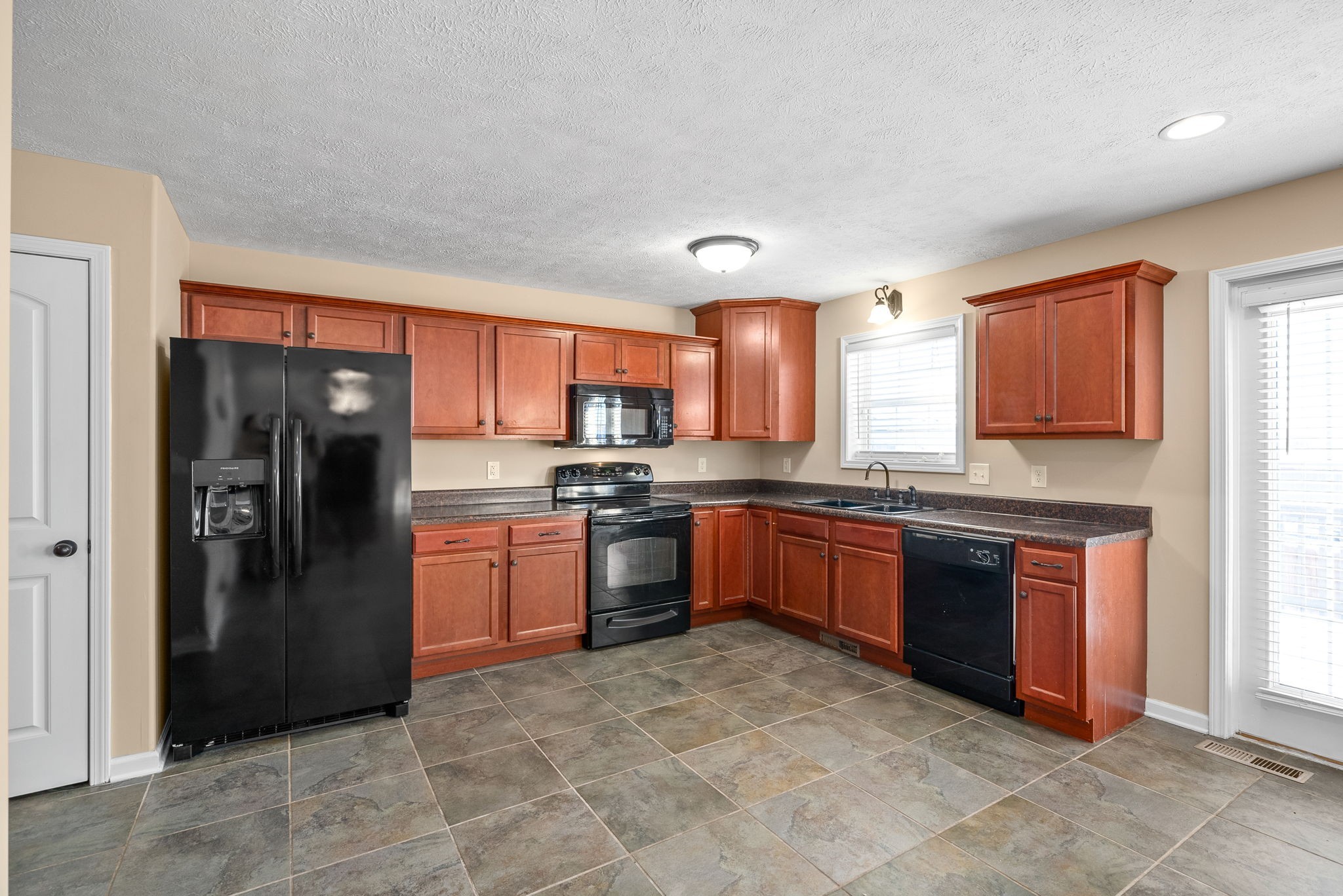 1940 Patton Road Clarksville, TN 37042 - Photo 17 of 42 Gallery Image 17