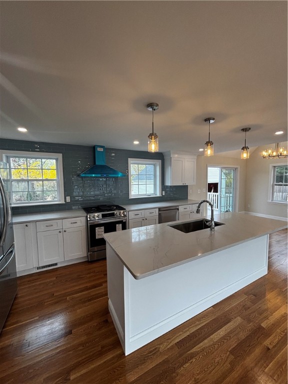 21 Rogers Road Warwick, RI 02888 - Photo 3 of 15 Gallery Image 3