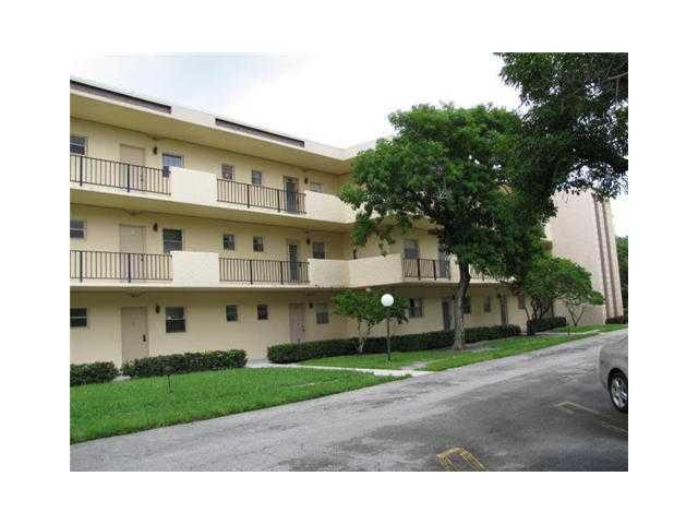 351 Cambridge Road, Unit 203 Hollywood, FL 33024 - Photo 1 of 14 Exterior Front