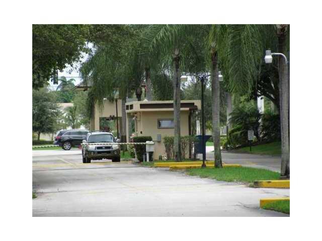 351 Cambridge Road, Unit 203 Hollywood, FL 33024 - Photo 13 of 14 Other