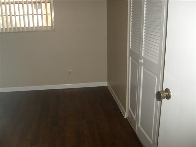 351 Cambridge Road, Unit 203 Hollywood, FL 33024 - Photo 5 of 14 Bedroom
