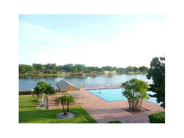 351 Cambridge Road, Unit 203 Hollywood, FL 33024 - Photo 9 of 14 Swimming Pool/Hot Tub/Sauna