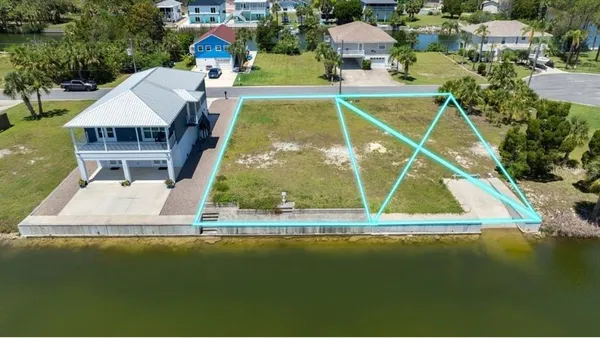 a view of house with swimming pool