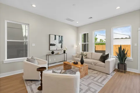 $349,900 | 5824 Highland Sun Lane, Houston, TX 77091