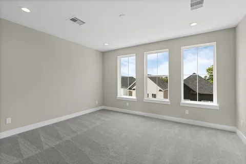 $349,900 | 5824 Highland Sun Lane, Houston, TX 77091