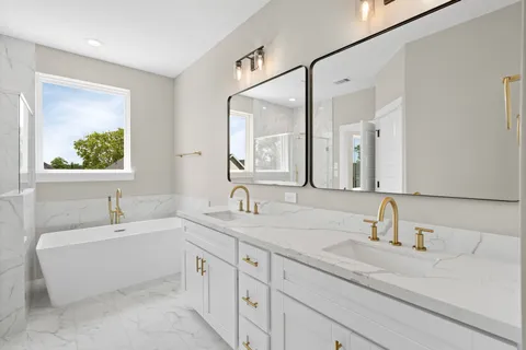 $349,900 | 5824 Highland Sun Lane, Houston, TX 77091