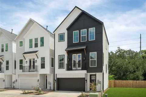 $349,900 | 5824 Highland Sun Lane, Houston, TX 77091