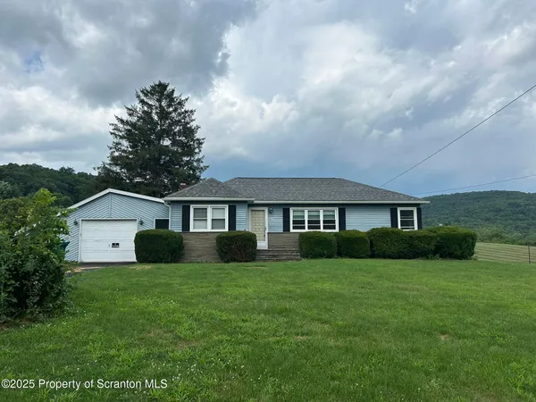 $250,000 | 3018 Main Street, Clarks Summit, PA 18411