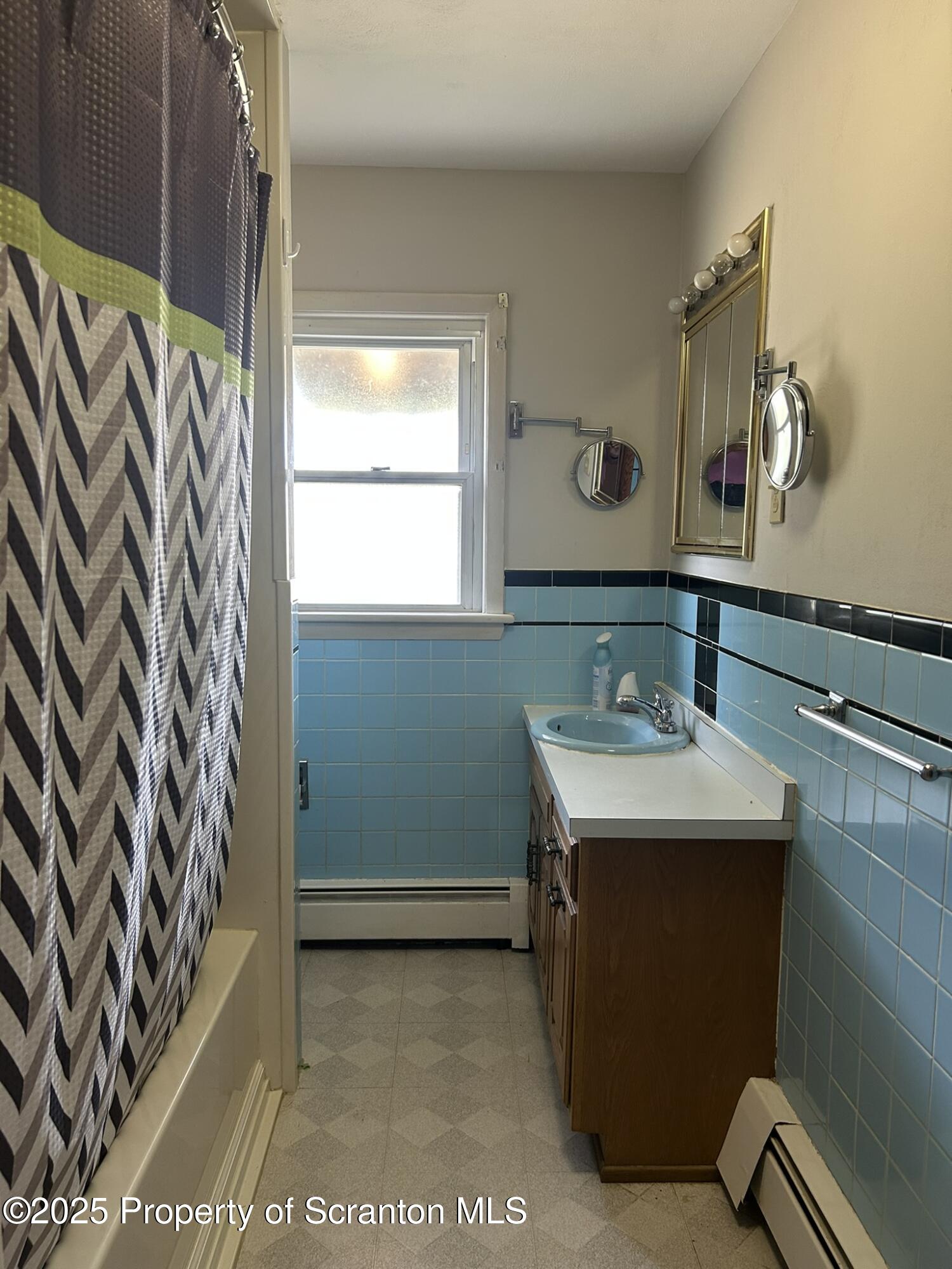 3018 Main Street Clarks Summit, PA 18411 - Photo 21 of 22 Full Bathroom