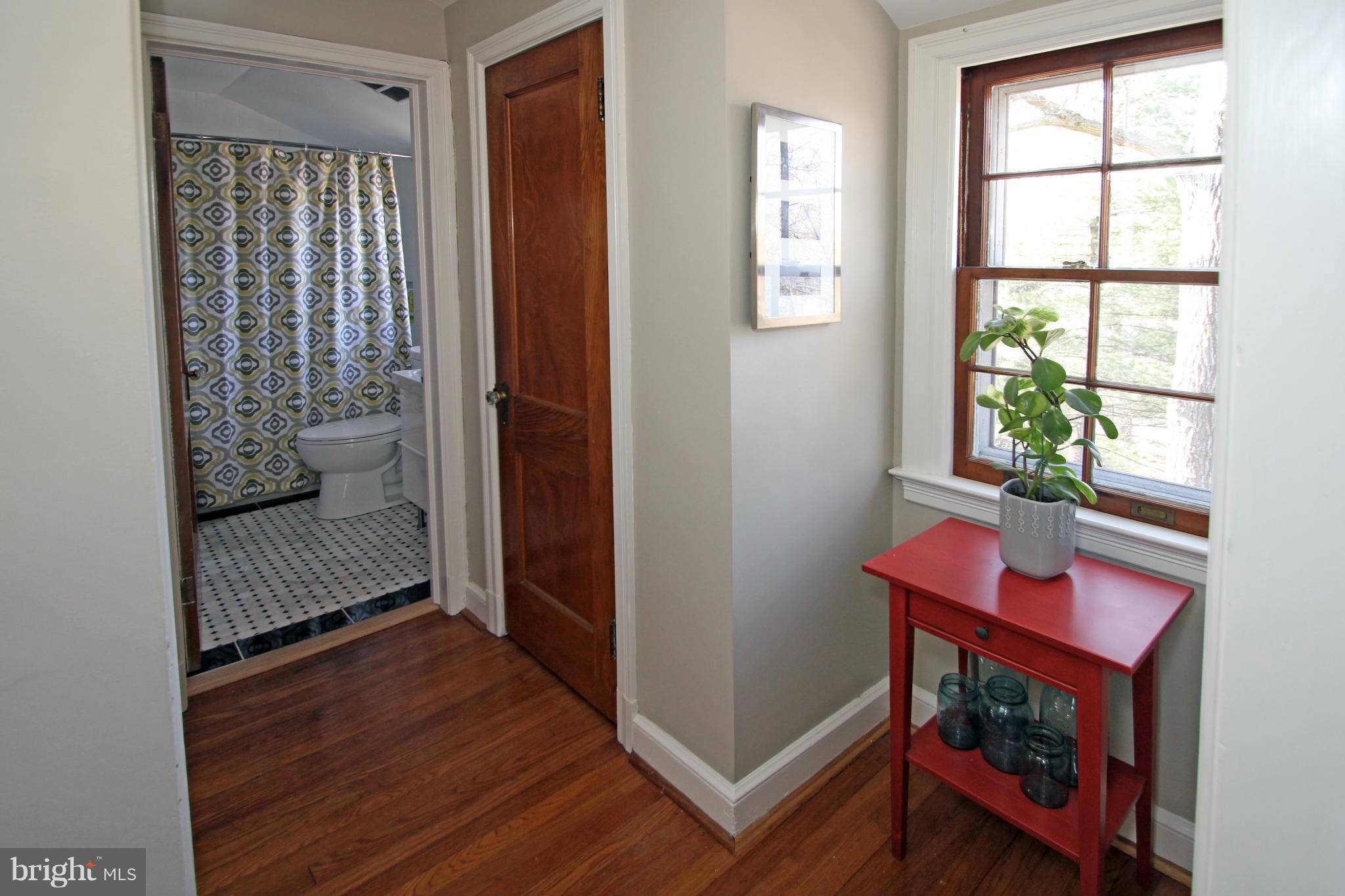 527 Ashford Road Silver Spring, MD 20910 - Photo 15 of 28 Interior (General)