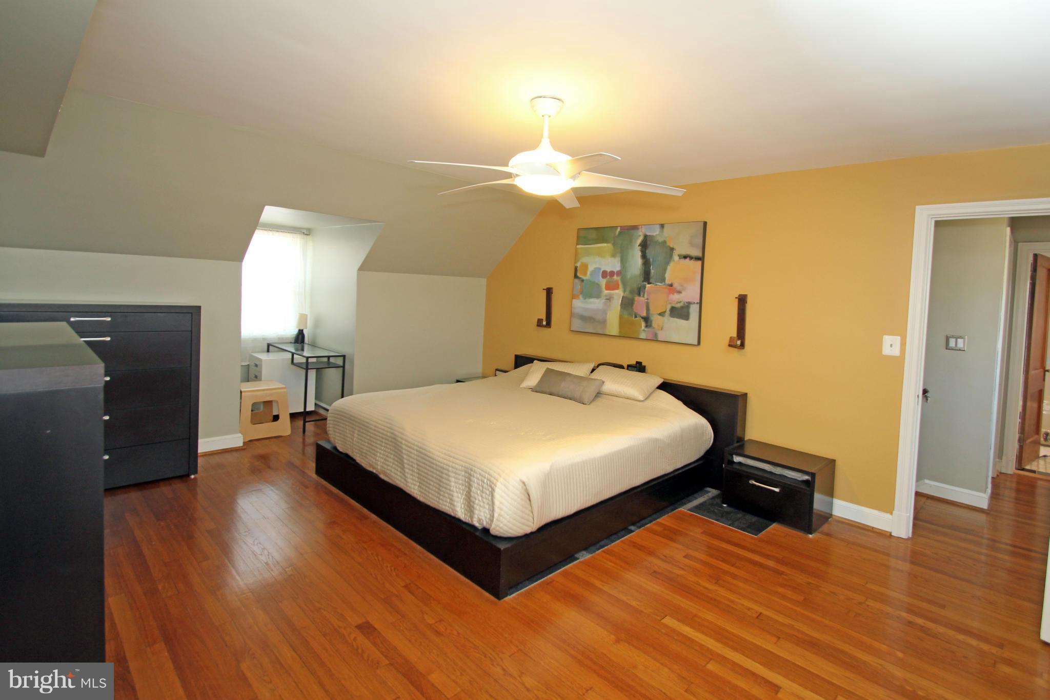 527 Ashford Road Silver Spring, MD 20910 - Photo 16 of 28 Bedroom (Master)