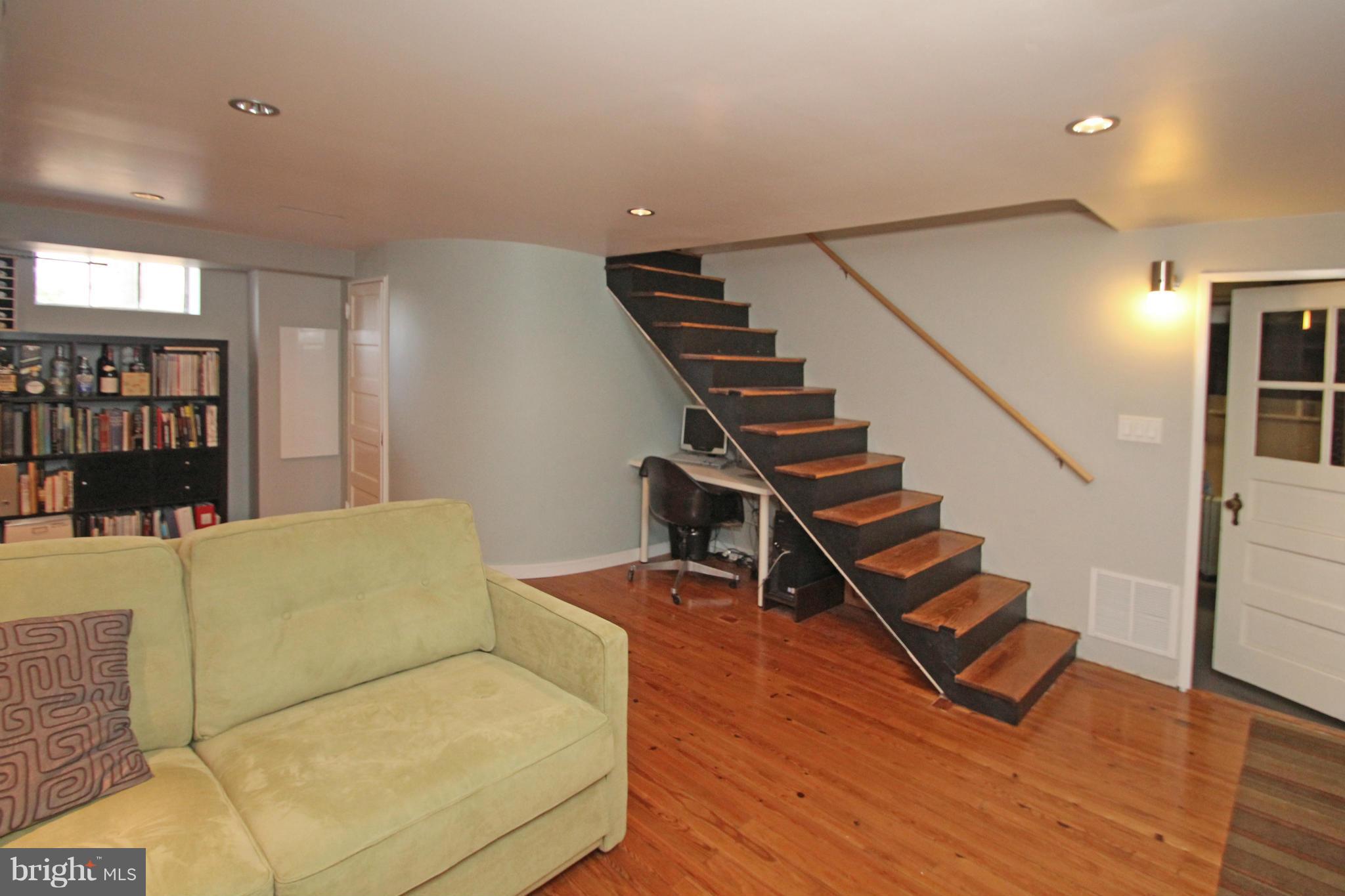 527 Ashford Road Silver Spring, MD 20910 - Photo 25 of 28 Family Room