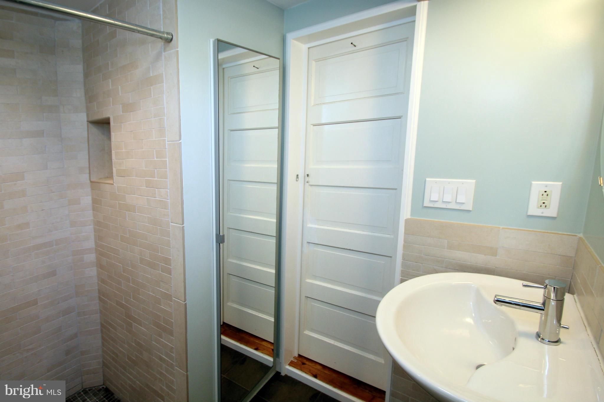 527 Ashford Road Silver Spring, MD 20910 - Photo 26 of 28 Bath