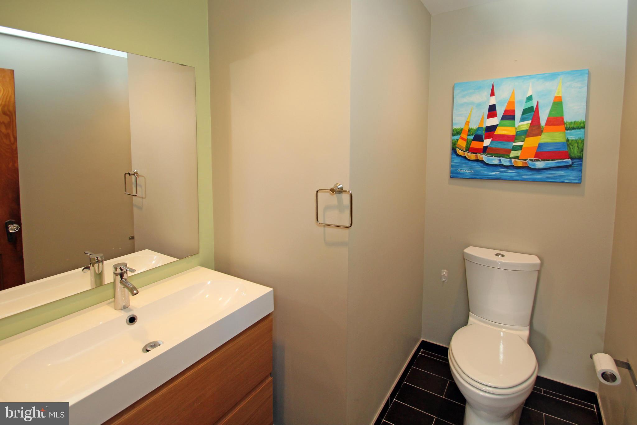 527 Ashford Road Silver Spring, MD 20910 - Photo 7 of 28 Bath - powder room