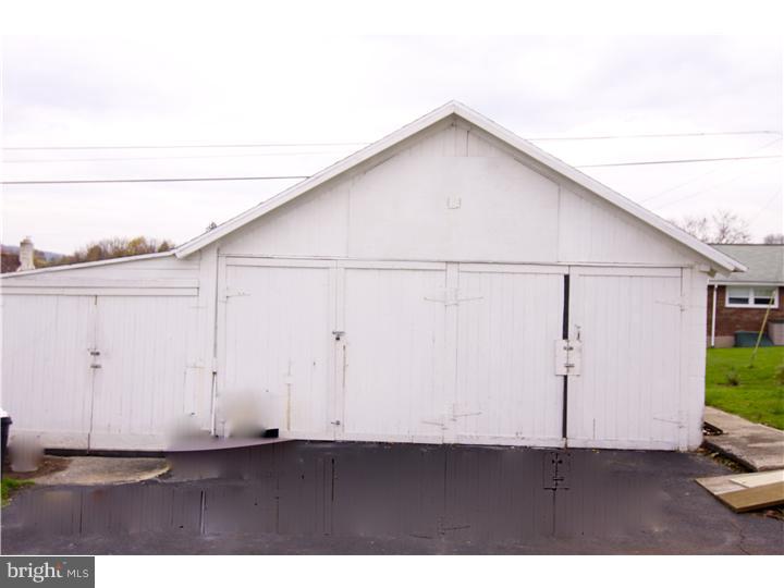 1424 Crowder Avenue Reading, PA 19607 - Photo 2 of 15 Garage