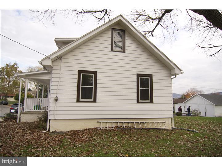 1424 Crowder Avenue Reading, PA 19607 - Photo 14 of 15 Side Yard