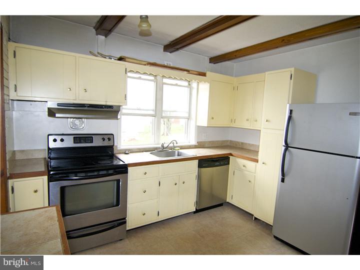 1424 Crowder Avenue Reading, PA 19607 - Photo 3 of 15 Kitchen
