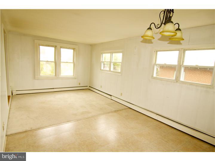 1424 Crowder Avenue Reading, PA 19607 - Photo 4 of 15 Dining Room