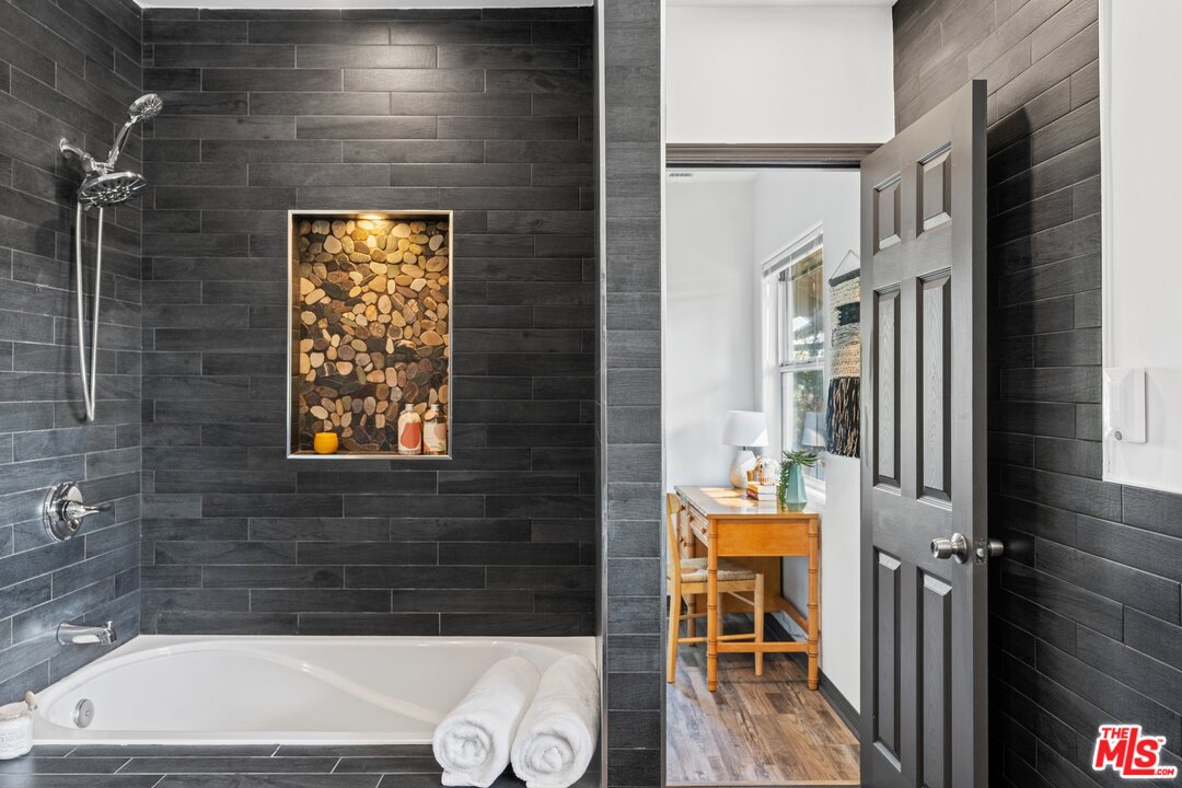 285 Barthe Drive Pasadena, CA 91103 - Photo 37 of 53