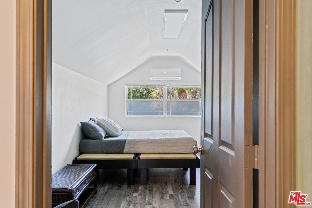 285 Barthe Drive Pasadena, CA 91103 - Photo 47 of 53