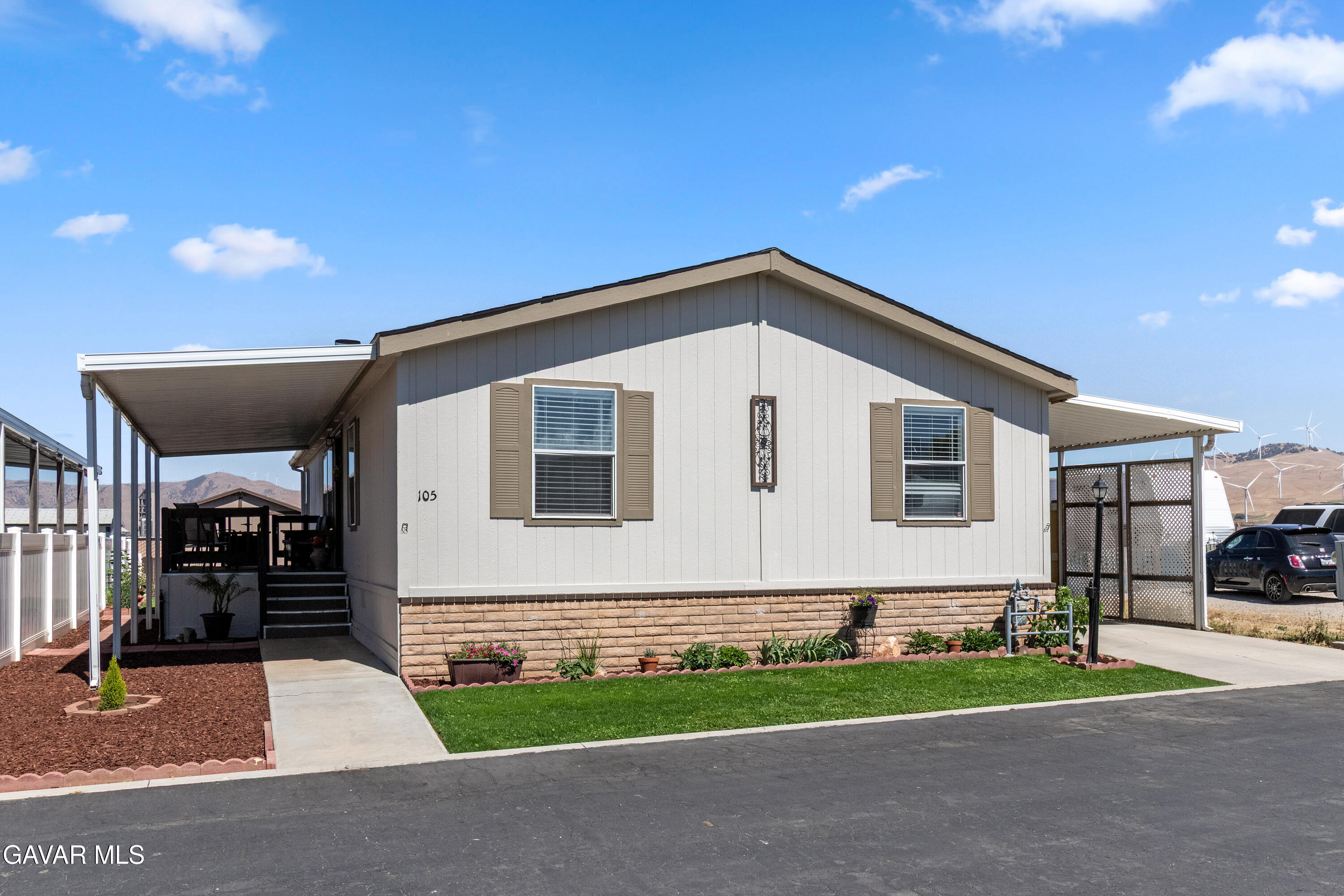 14556 East Tehachapi Boulevard Tehachapi, CA 93561 - Photo 24 of 29 Front of house-3