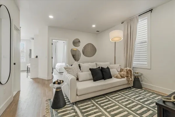 $3,600 | 97-99 Zabriskie Street, Unit 3R, Jersey City, NJ 07307