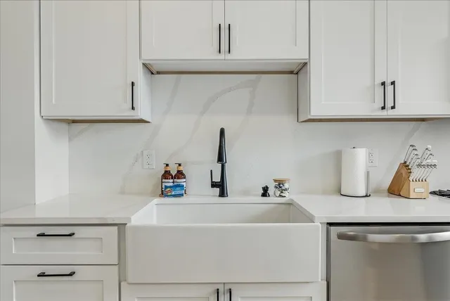 $3,800 | 97-99 Zabriskie Street, Unit 3R, Jersey City, NJ 07307