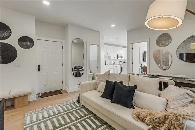 $3,800 | 97-99 Zabriskie Street, Unit 3R, Jersey City, NJ 07307