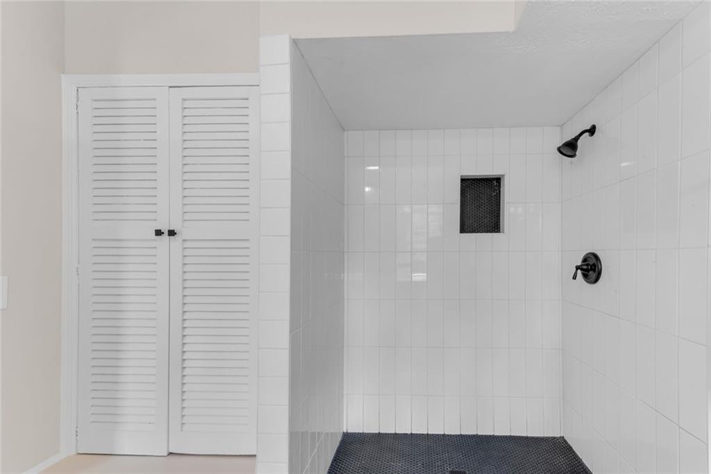 3091 Colonial Way, Unit J3 Atlanta, GA 30341 - Photo 24 of 45