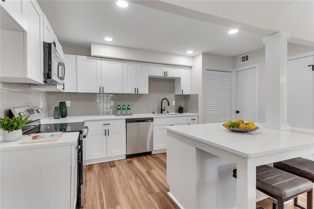 3091 Colonial Way, Unit J3 Atlanta, GA 30341 - Photo 5 of 45