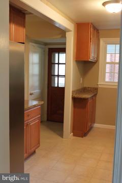 10419 Inwood Avenue Silver Spring, MD 20902 - Photo 7 of 24 Kitchen