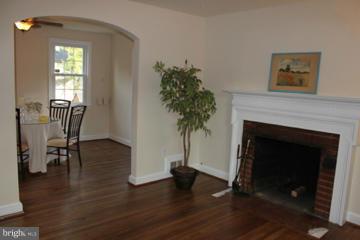 10419 Inwood Avenue Silver Spring, MD 20902 - Photo 10 of 24 Living Room
