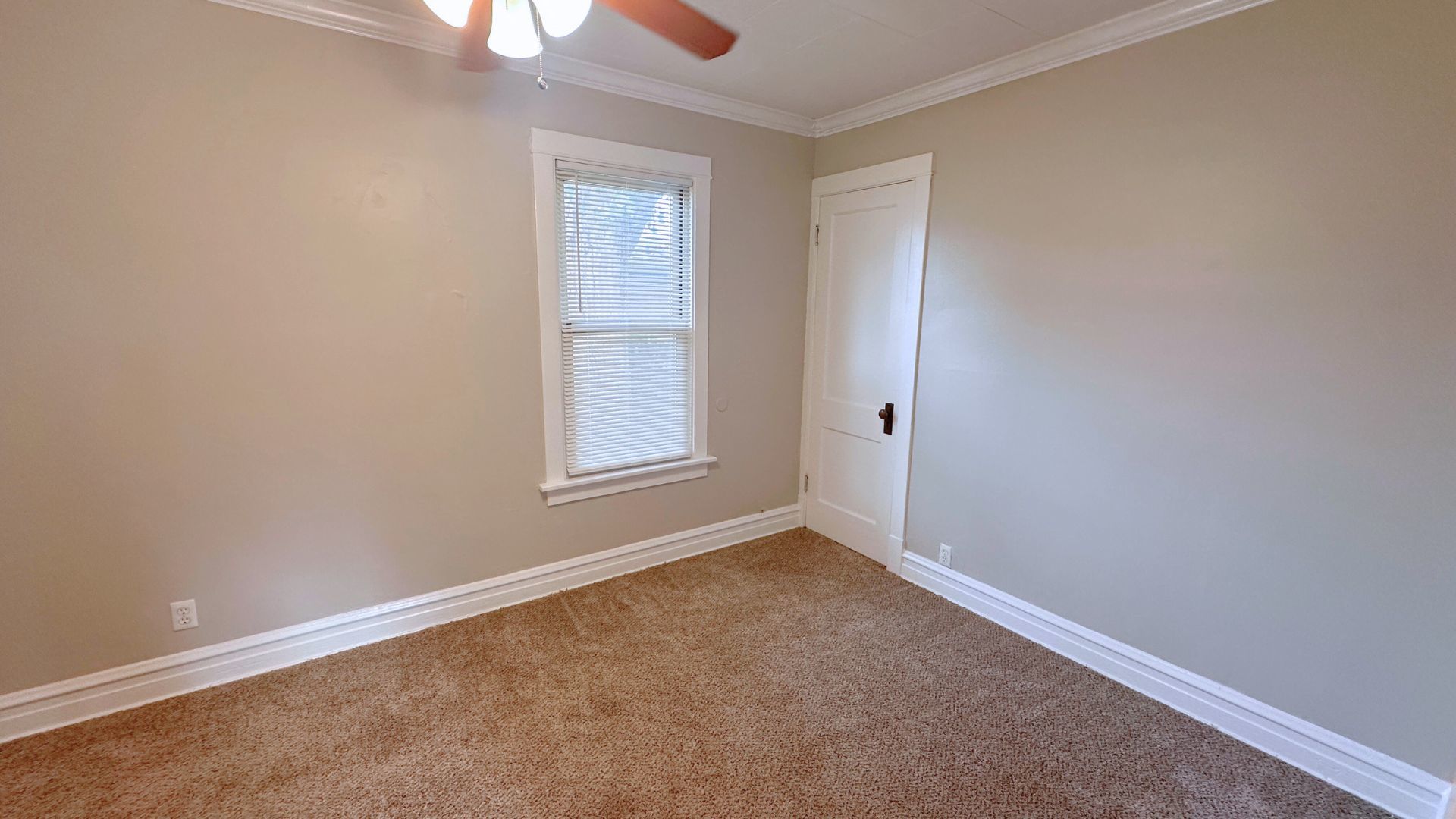 2030 170th Street Hazel Crest, IL 60429 - Photo 6 of 24 an empty room with windows and closet