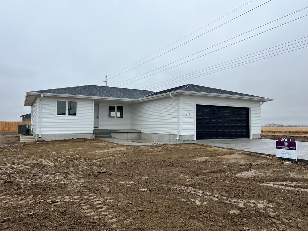 626 7th Street Phillips, NE 68865 - Photo 1 of 21 Gallery Image 1