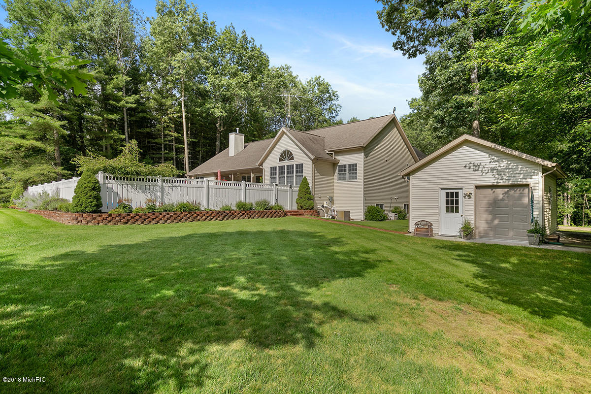 6758 Beechnut Ridge Canadian Lakes, MI 49346 - Photo 36 of 49 IMG_1040