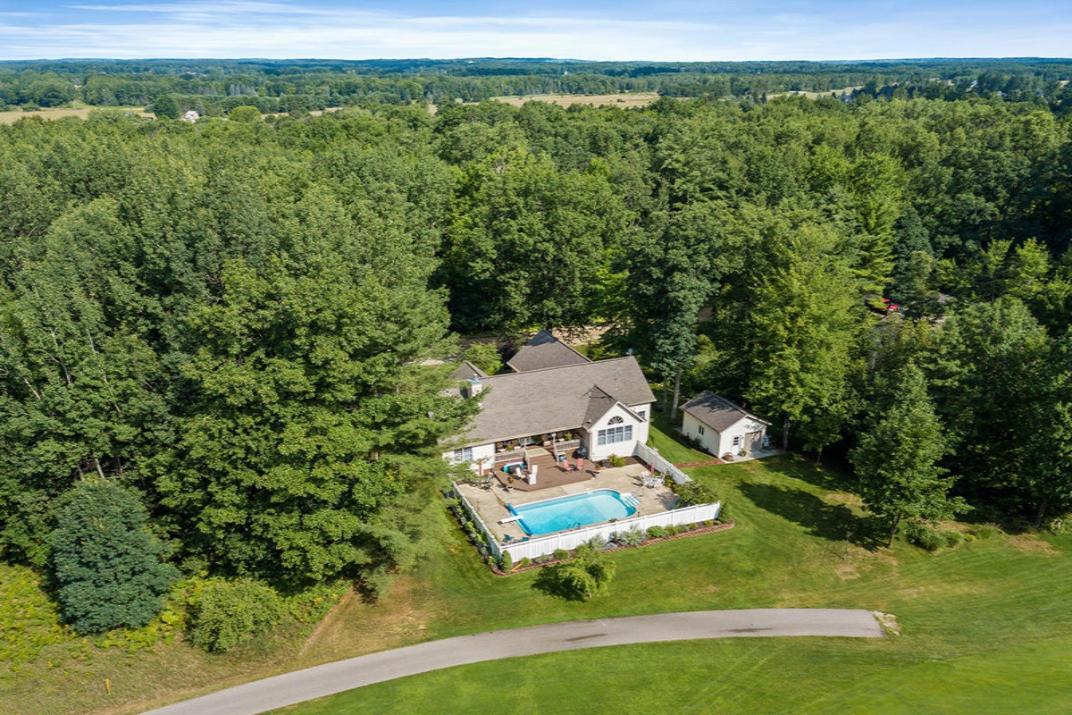6758 Beechnut Ridge Canadian Lakes, MI 49346 - Photo 46 of 49 IMG_1003