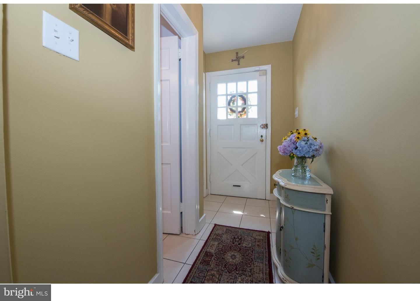 800 Valley Road Havertown, PA 19083 - Photo 2 of 25 Foyer