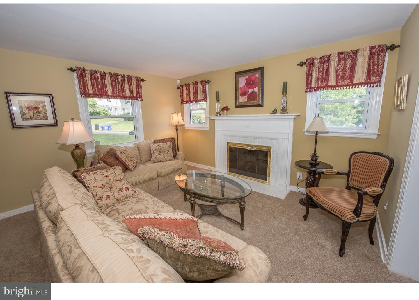 800 Valley Road Havertown, PA 19083 - Photo 4 of 25 Living Room