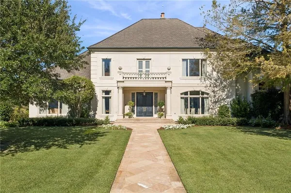 $1,700,000 | 19 Pebble Beach Lane, New Orleans, LA 70131