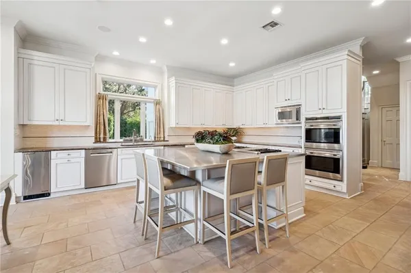 $1,700,000 | 19 Pebble Beach Lane, New Orleans, LA 70131