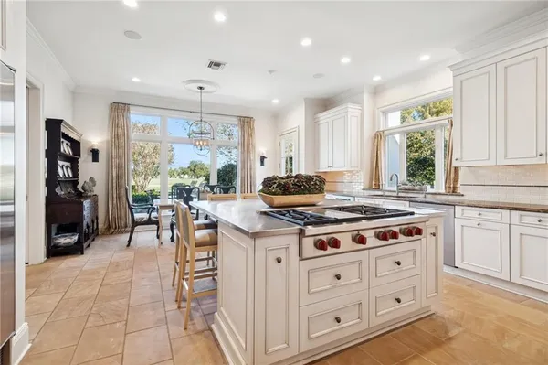 $1,700,000 | 19 Pebble Beach Lane, New Orleans, LA 70131