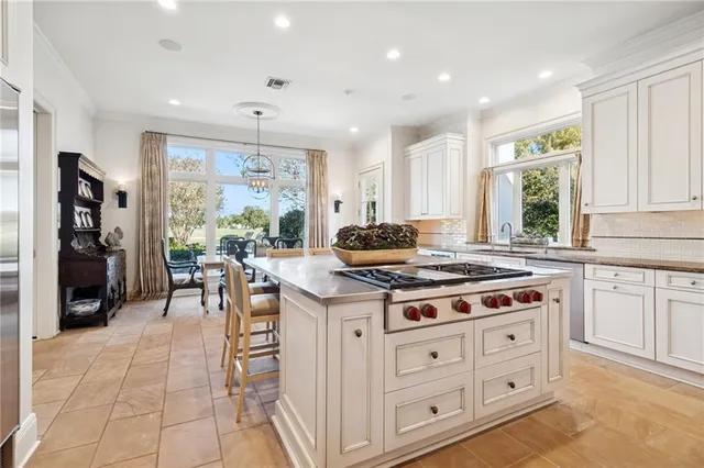 $1,700,000 | 19 Pebble Beach Lane, New Orleans, LA 70131