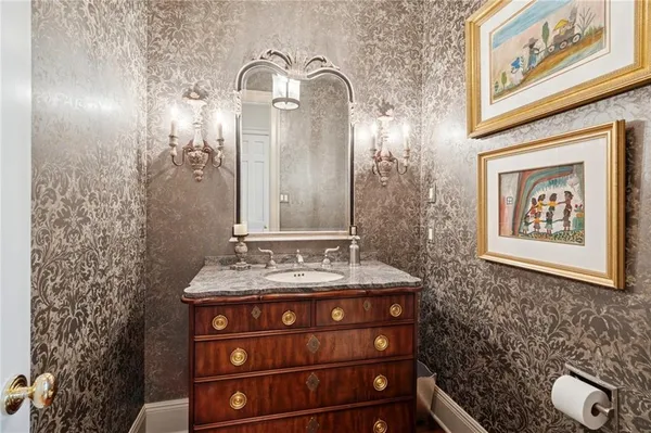 $1,700,000 | 19 Pebble Beach Lane, New Orleans, LA 70131