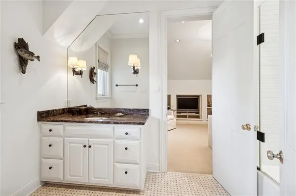 $1,700,000 | 19 Pebble Beach Lane, New Orleans, LA 70131